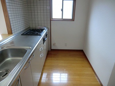 キッチン　キッチン　※別号室参考写真　このお部屋のキッチンは独立型キッ