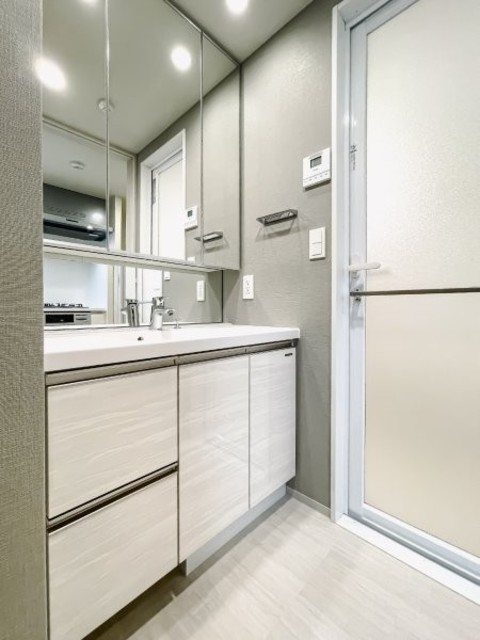 洗面設備　※写真は同タイプ住戸です。