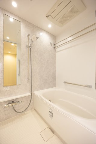 バス・シャワールーム　※写真は同タイプ住戸です。