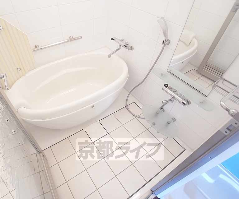バス・シャワールーム　オシャレなバスルームです。