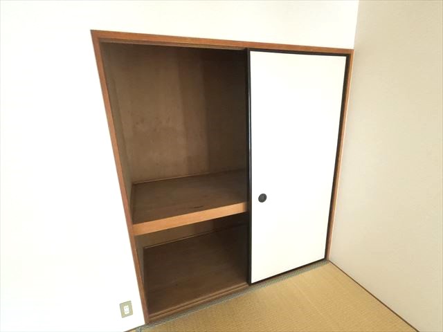 収納　押入