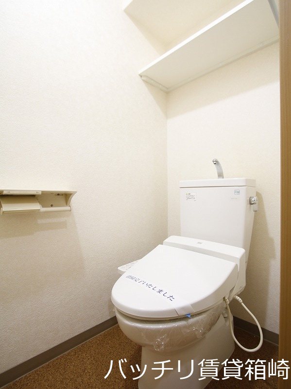 トイレ　画像は別号室の為、現況優先です。