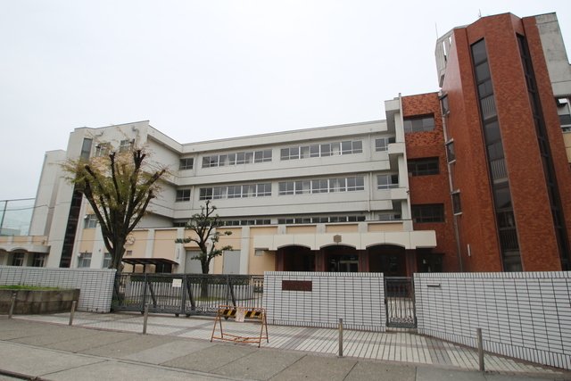 中学校　名古屋市立香流中学校（中学校）まで1000m