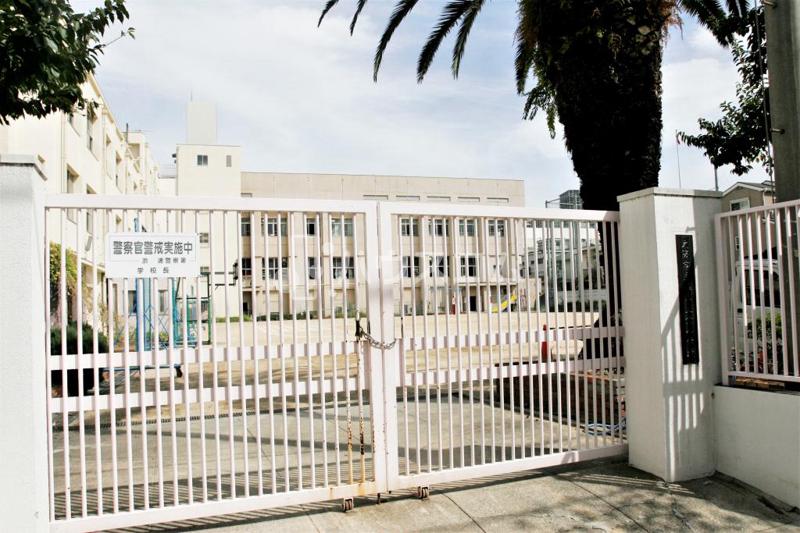 中学校　塩草立葉小学校（中学校）まで207m