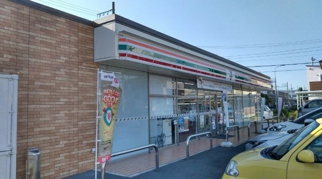 コンビニ　セブンイレブン（コンビニ）まで350m