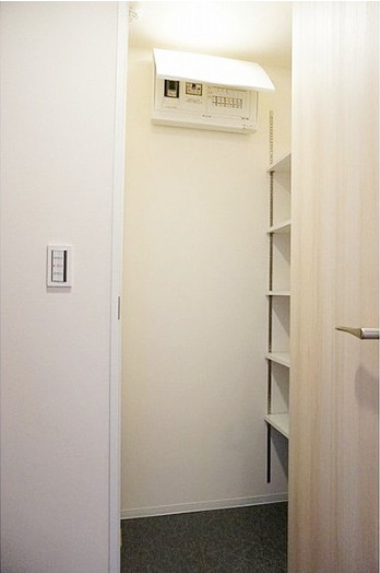 玄関　【角部屋南東向きの明るいお部屋♪】おすすめ物件！