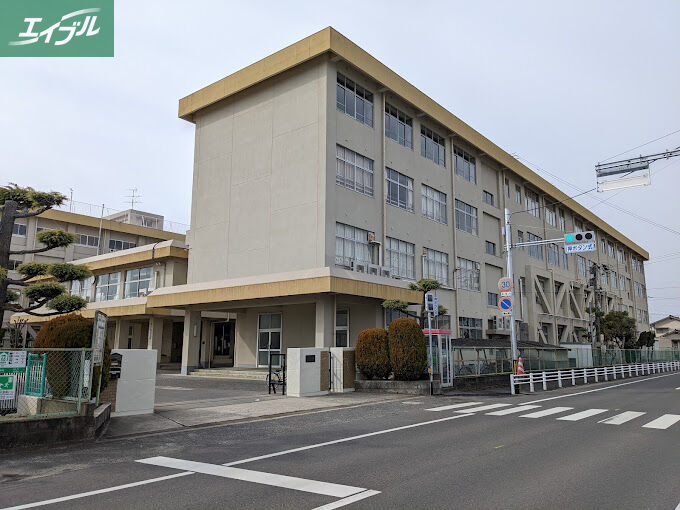 小学校　岡山市立南輝小学校（小学校）まで718m
