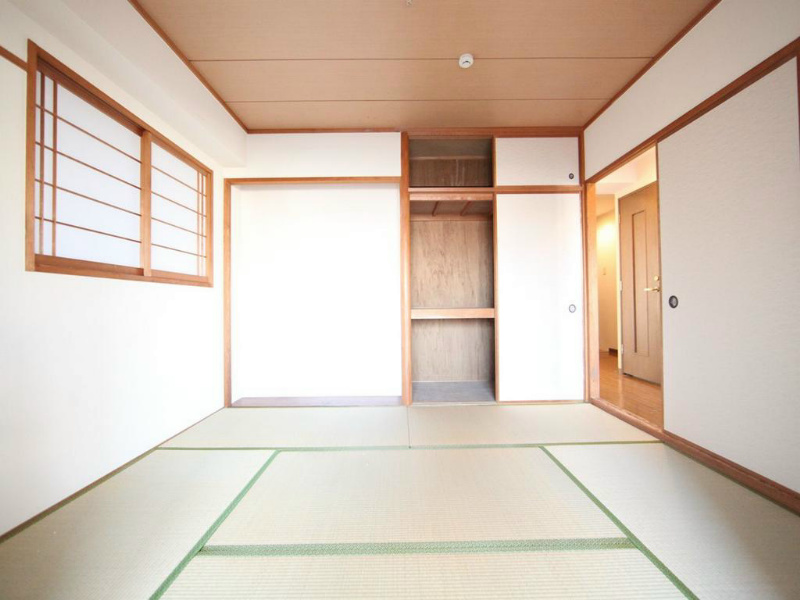 その他部屋・スペース　和室6.0帖　押入れ（収納スペース充実しています）