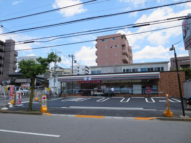 コンビニ　セブンイレブン（コンビニ）まで180m