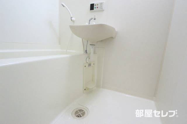 バス・シャワールーム　１日の疲れをいやしてください