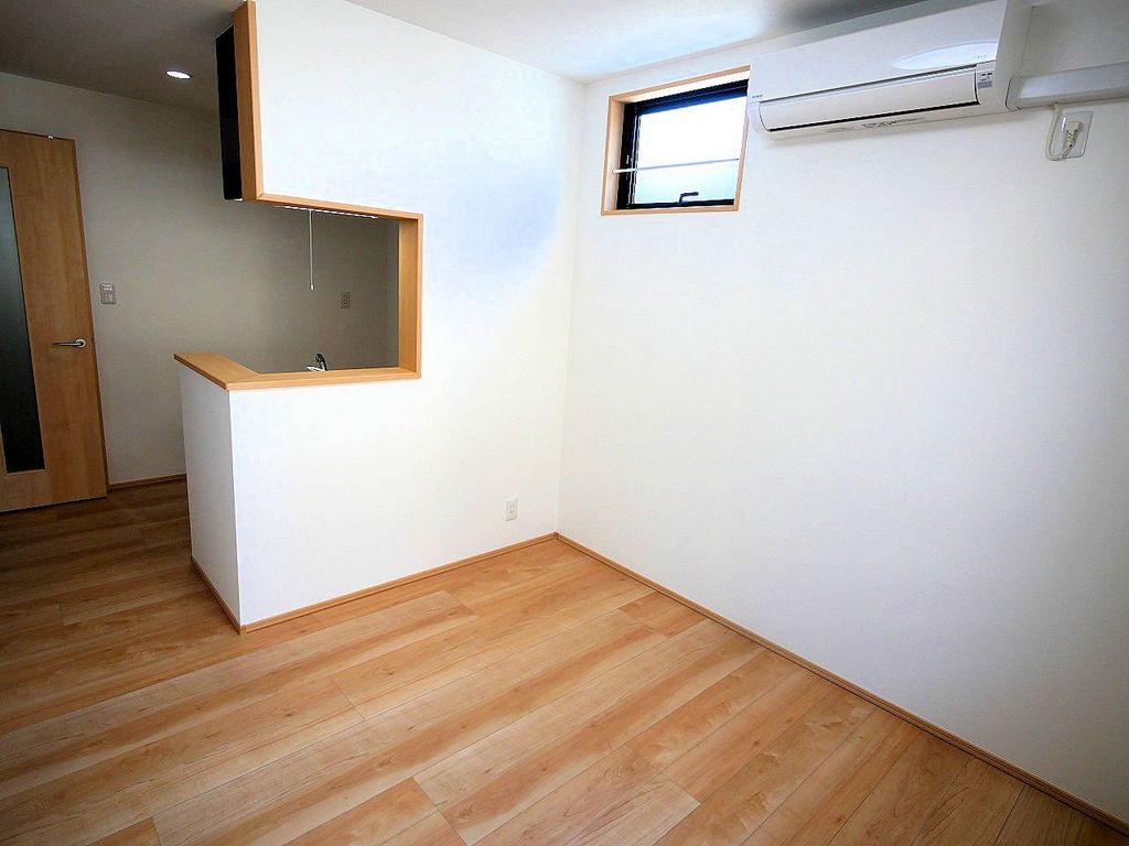 プライムスクエア福住の居間写真