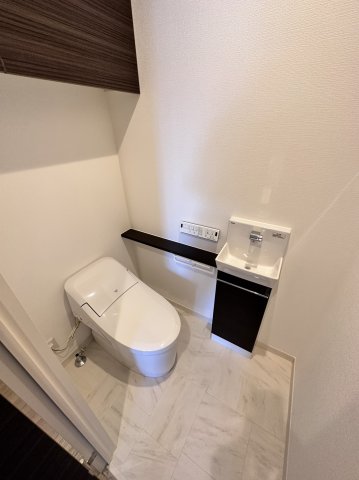 トイレ　※同物件別部屋参考写真使用