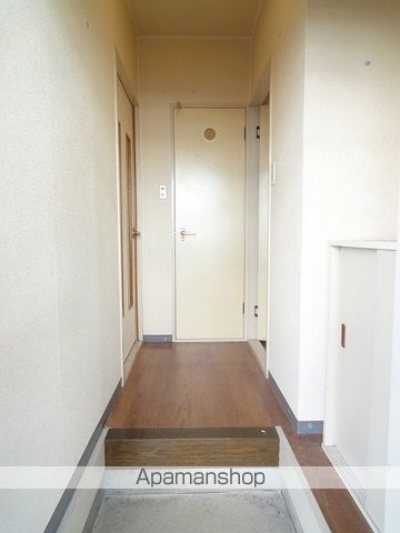 ロマニー岡崎の玄関写真