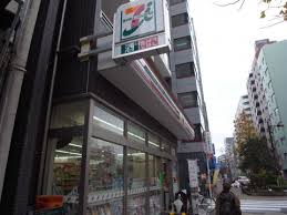 コンビニ　セブンイレブン中央区新川2丁目店（コンビニ）まで73m