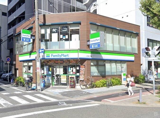 コンビニ　ファミリーマート江戸堀二丁目店（コンビニ）まで326m
