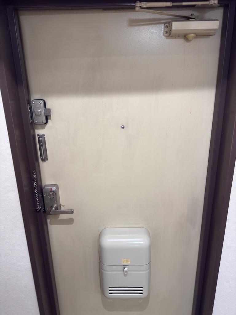 名鉄常滑線 神宮前駅 徒歩1分 9階建 築32年の玄関写真