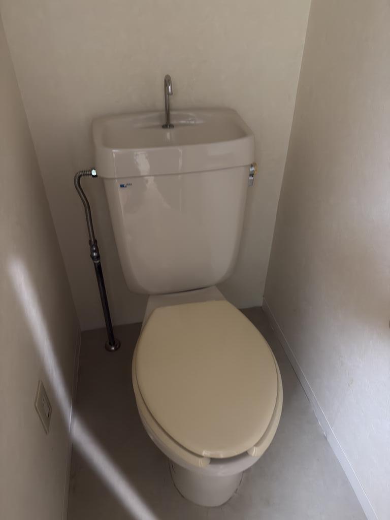 名鉄常滑線 神宮前駅 徒歩1分 9階建 築32年のトイレ写真