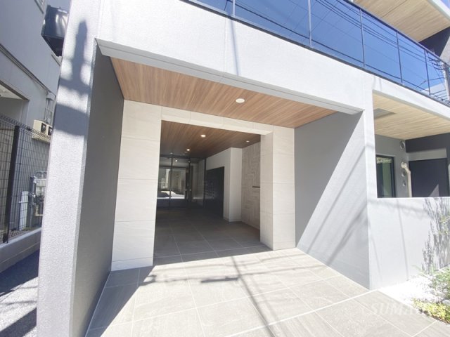 エントランス　清潔なエントランスです☆