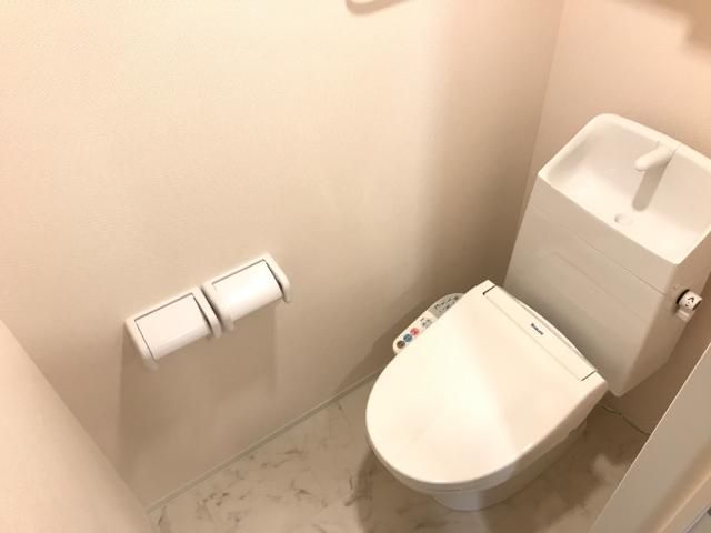 太田市大島町 アパートA棟新築工事のトイレ写真