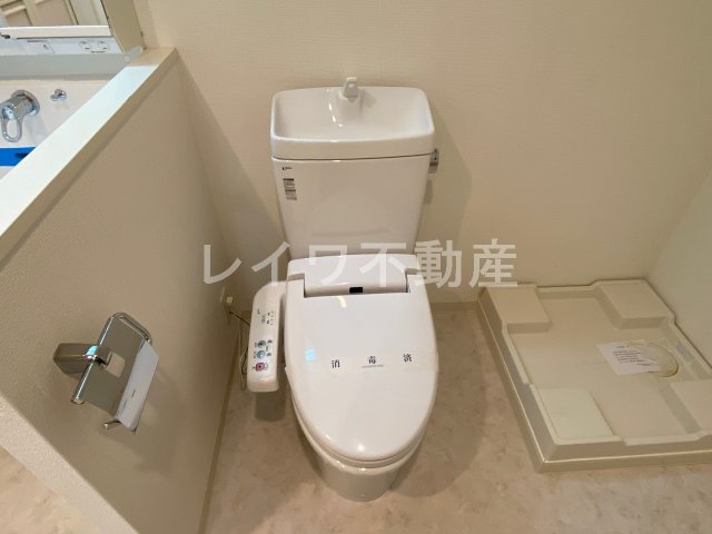 トイレ　落ち着いた色調のトイレです