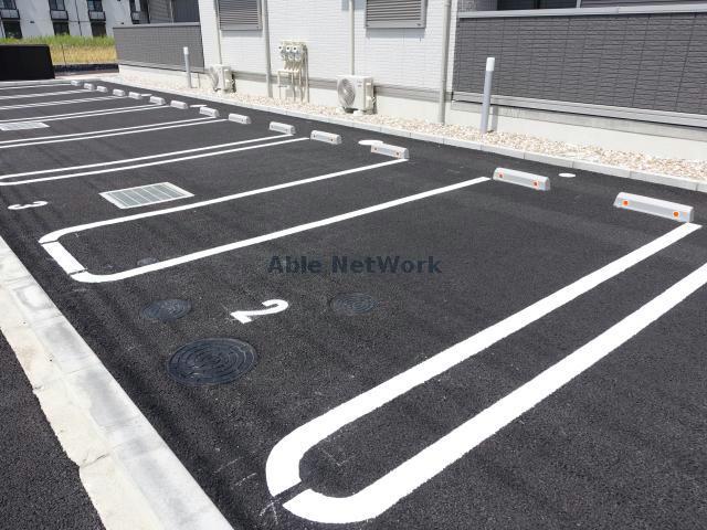 駐車場　駐車場
