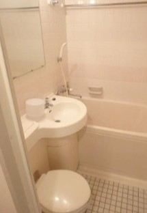 ＪＲ根岸線 関内駅 徒歩11分 14階建 築35年のトイレ写真