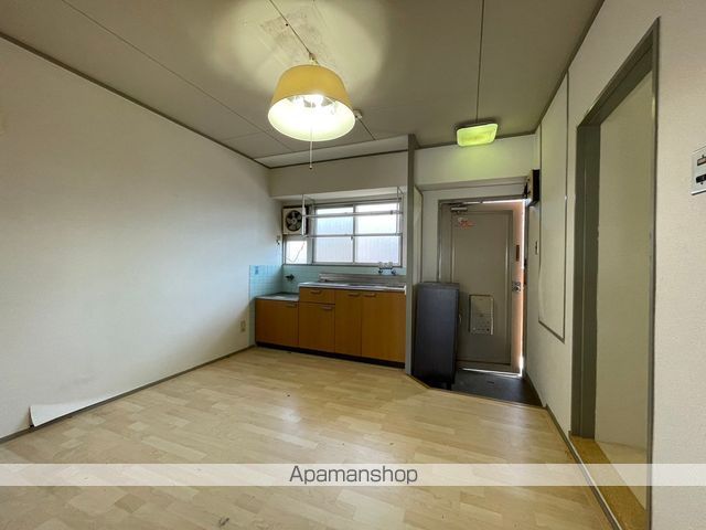 フローラル名東の居間写真