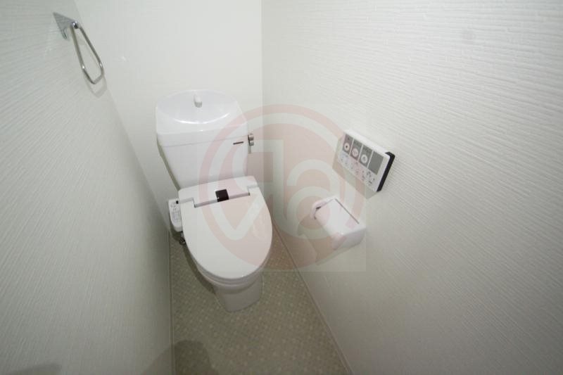 地下鉄千日前線 小路駅 徒歩3分 3階建 築9年のトイレ写真