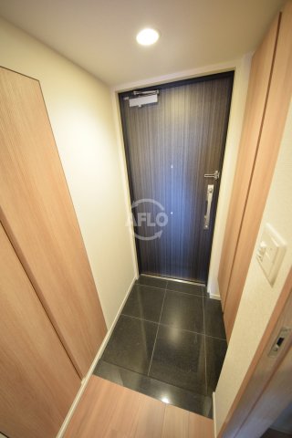 玄関　スマートカーサ伏見町　玄関