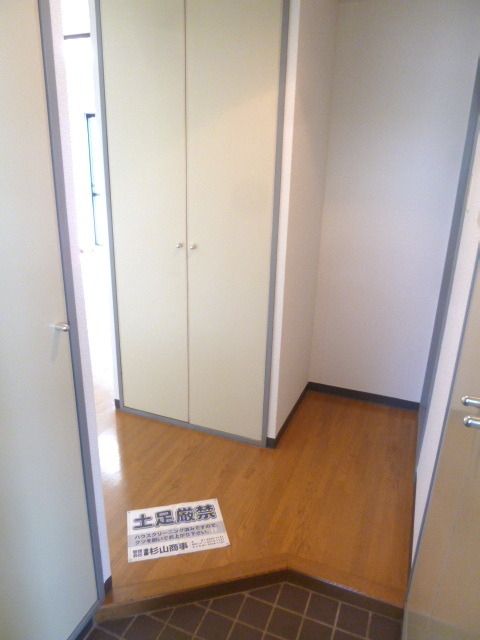 玄関　★お問い合わせはタウンハウジングまで★