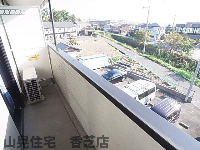 【香芝市穴虫のマンションのバルコニー】