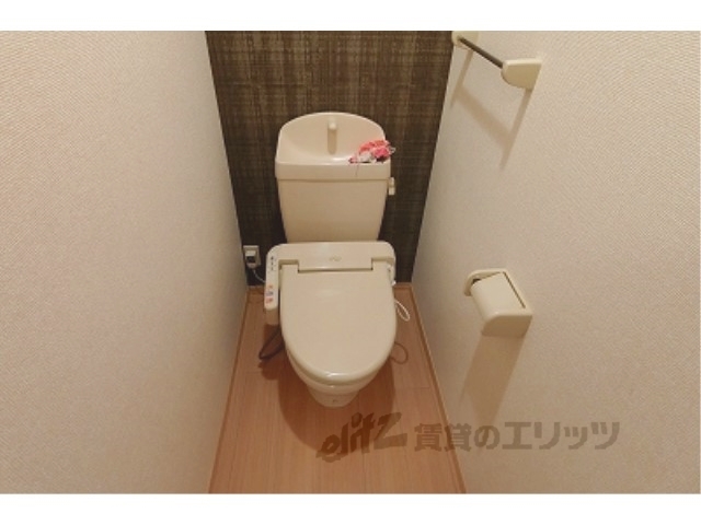 【大津市大将軍のアパートのトイレ】