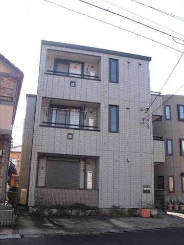横浜市磯子区西町のマンションの建物外観