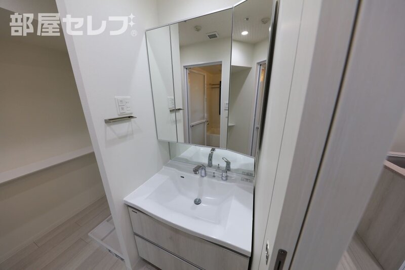 【さくらHills NISHIKI Platinum Residenceの洗面設備】