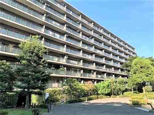 横浜市保土ケ谷区仏向西のマンションの建物外観