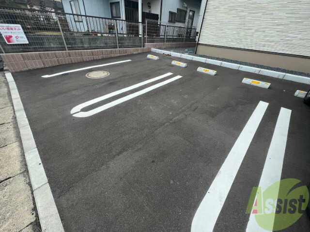 【塩竈市楓町のアパートの駐車場】