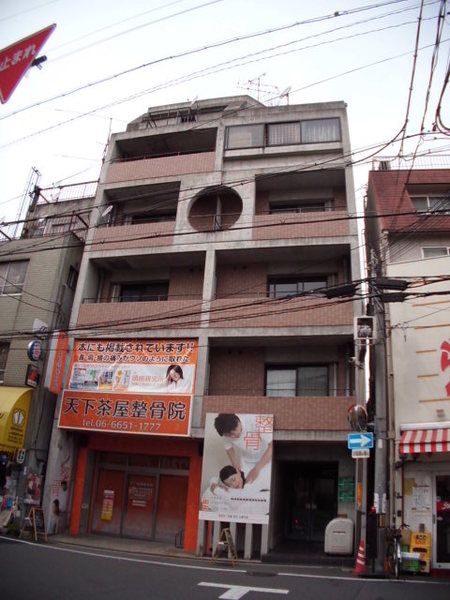 大阪市西成区花園南のマンションの建物外観