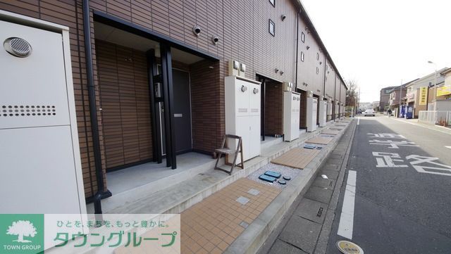 【新座市馬場のアパートのエントランス】