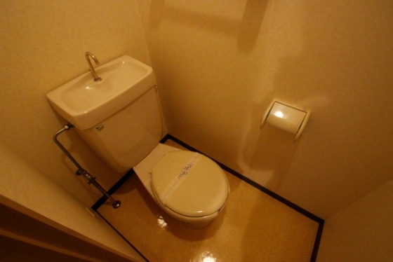 トイレ　※別号室の写真を添付