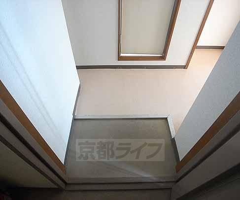 玄関　きちんと並べましょう。