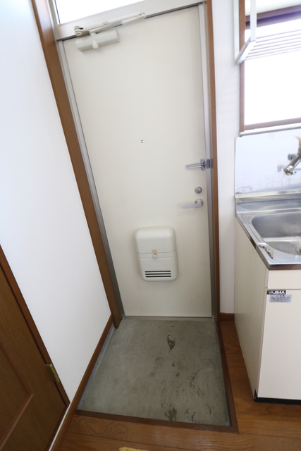 玄関　※別室参考画像