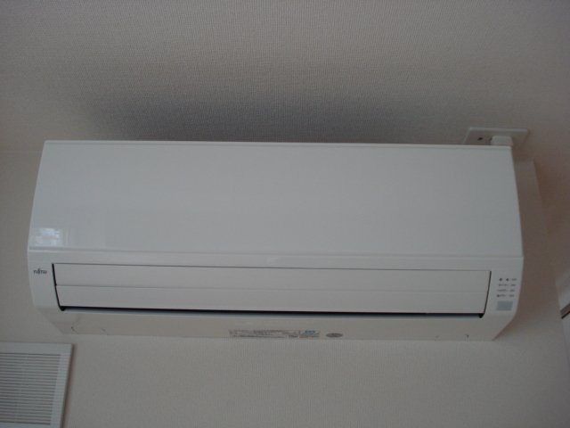 その他設備　リビング　エアコン