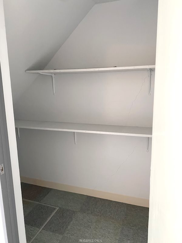 収納　階段下収納が大きめでお部屋を広くお使い頂けます。