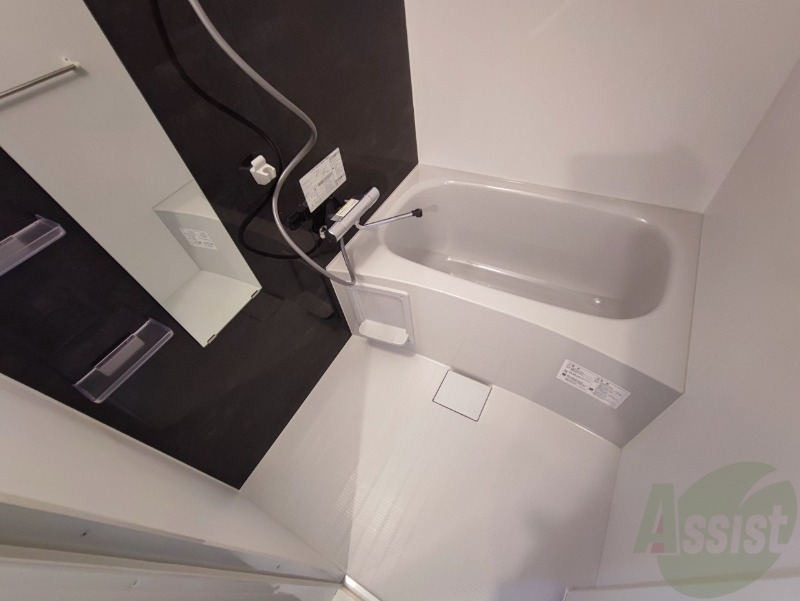 バス・シャワールーム　お風呂になります。一日の疲れを癒してくださいね。