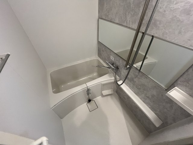 バス・シャワールーム　日々の疲れを癒すお風呂付です