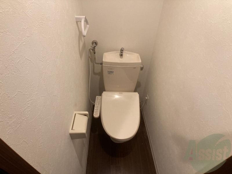 トイレ　こちらはトイレです。清潔感があり、安心して使用できます。