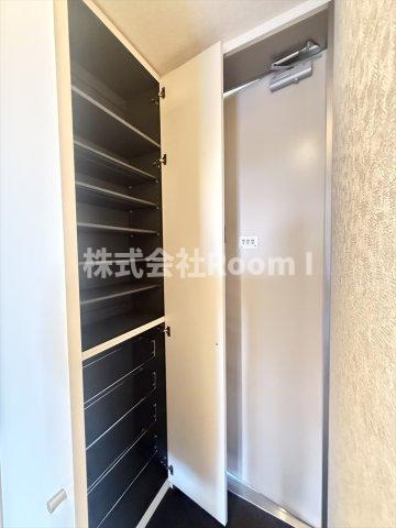 玄関　ゆったりとした玄関です ※反転タイプ