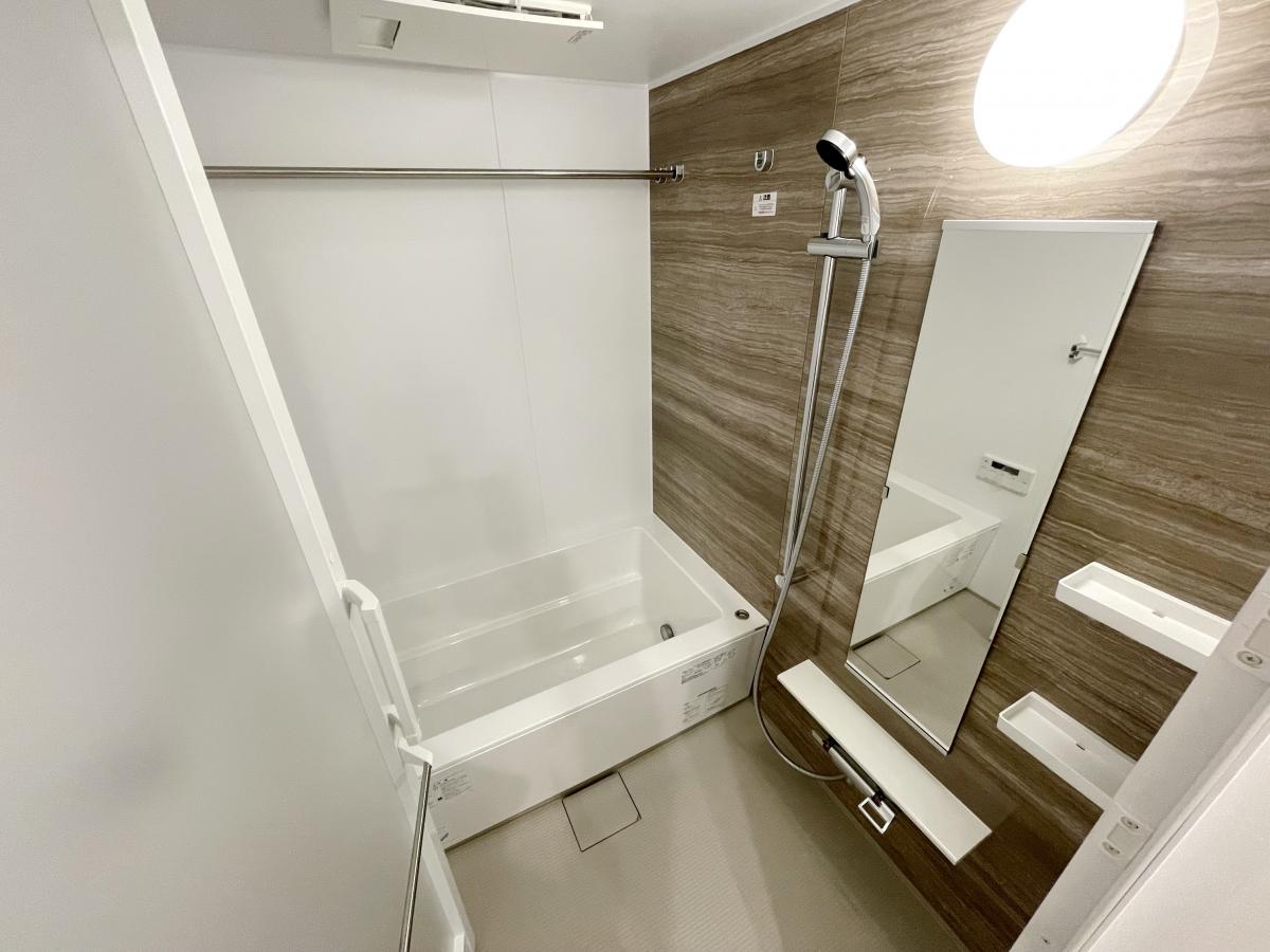 バス・シャワールーム　※別部屋参考写真