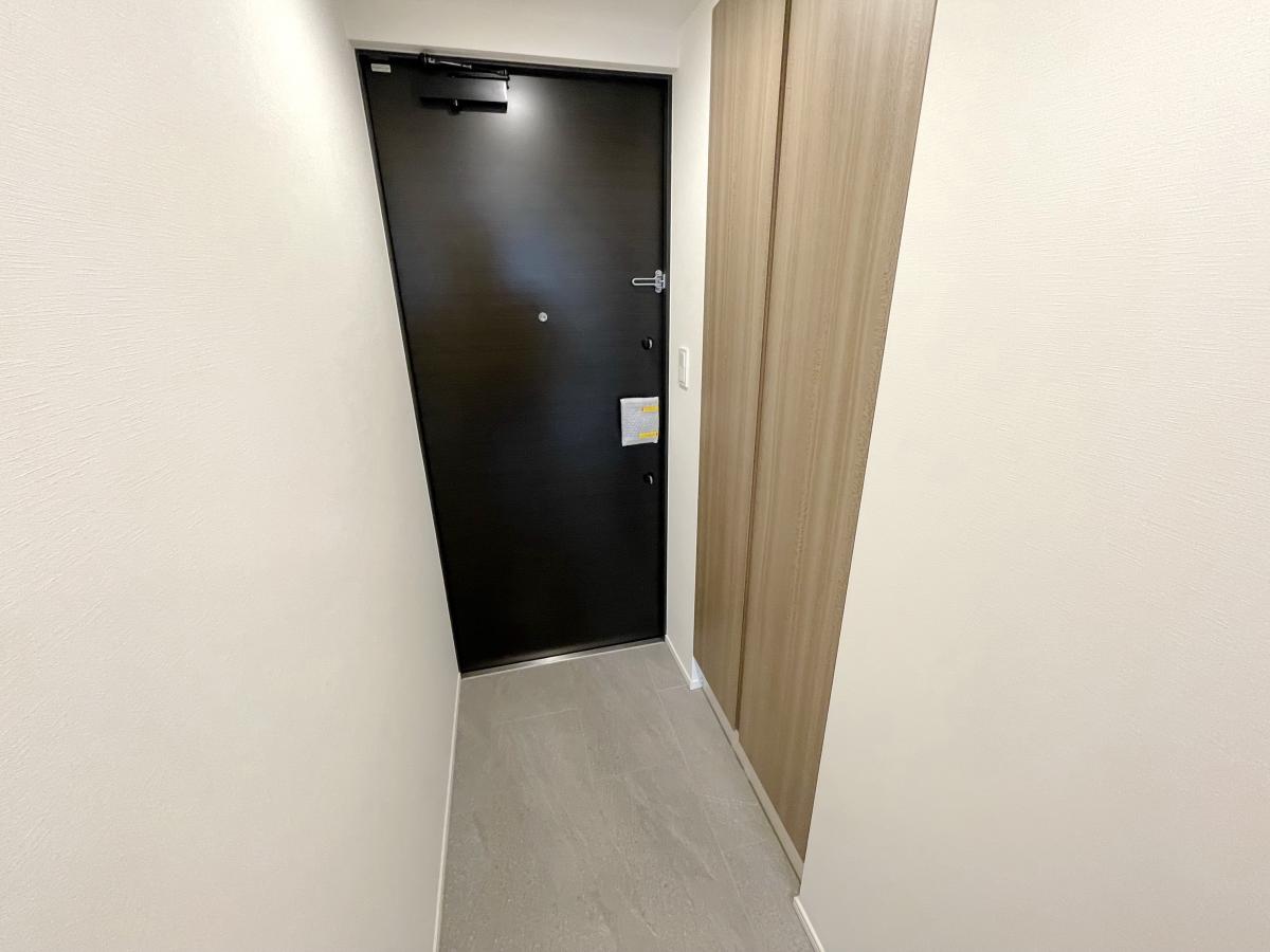 玄関　※別部屋参考写真