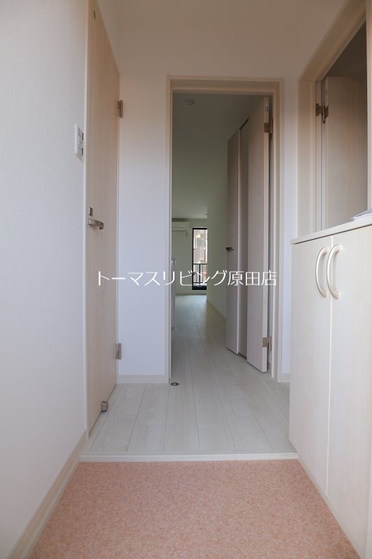 玄関　303号室写真